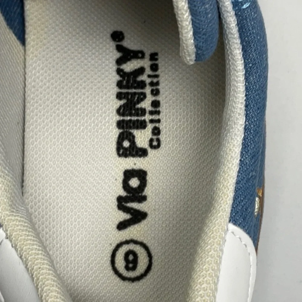 NIB women’s Via Pinky Collection denim embroidered sneakers, size 9 - Picture 8 of 8